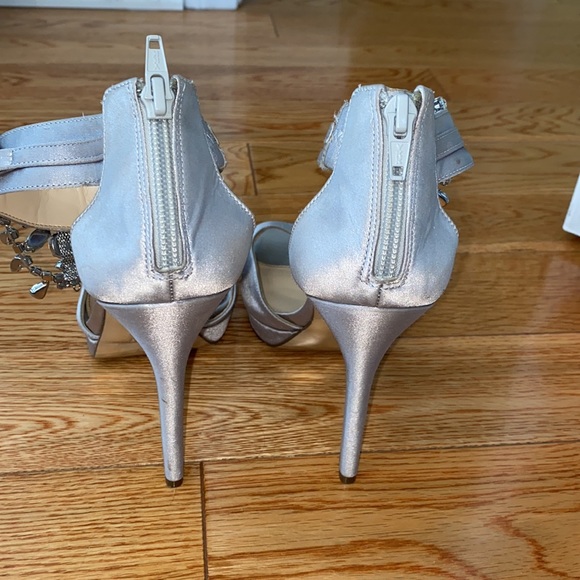 Heels - Picture 2 of 3